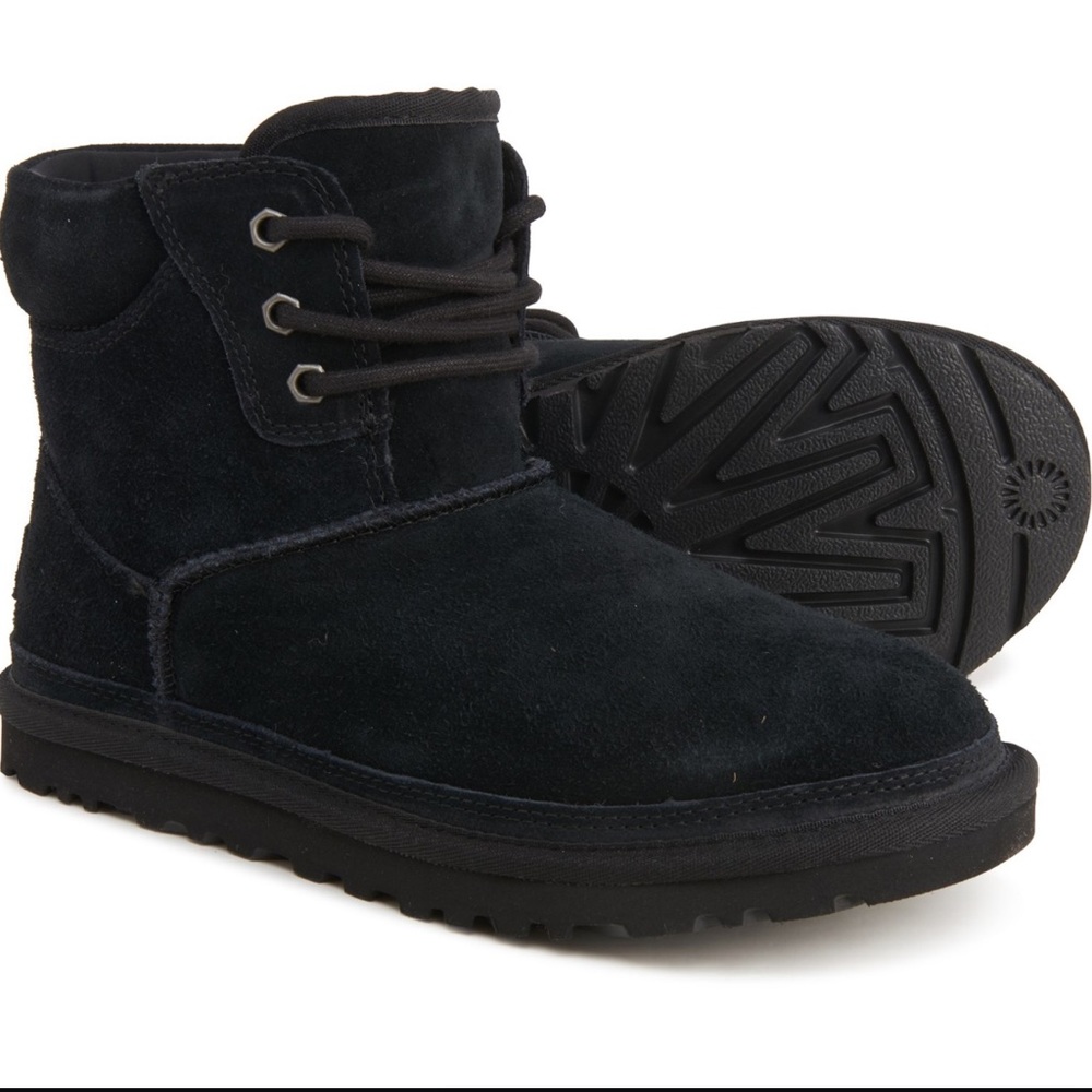 UGG Short Lace Up Boots *LIKE NEW*